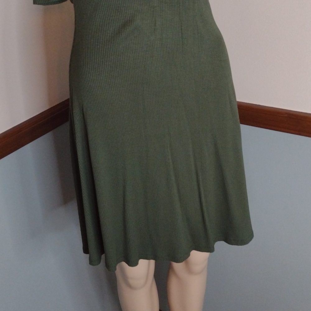 🆕Old Navy Ribbed Dress - Picture 3 of 5